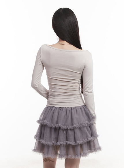 graphic-long-sleeve-v-neck-top-cm528