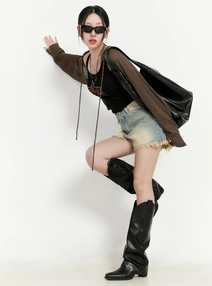 studded-graphic-crop-top-cm511