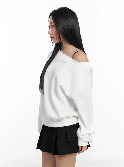 simple-off-shoulder-sweatshirt-cf503