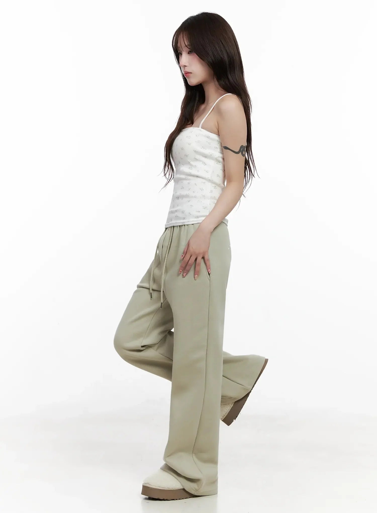 lucky-fleece-wide-leg-sweatpants-in514