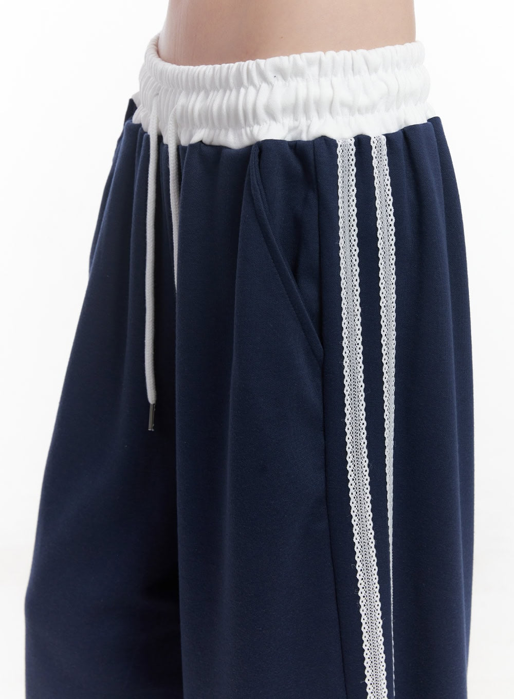 lace-striped-wide-fit-sweatpants-cu506