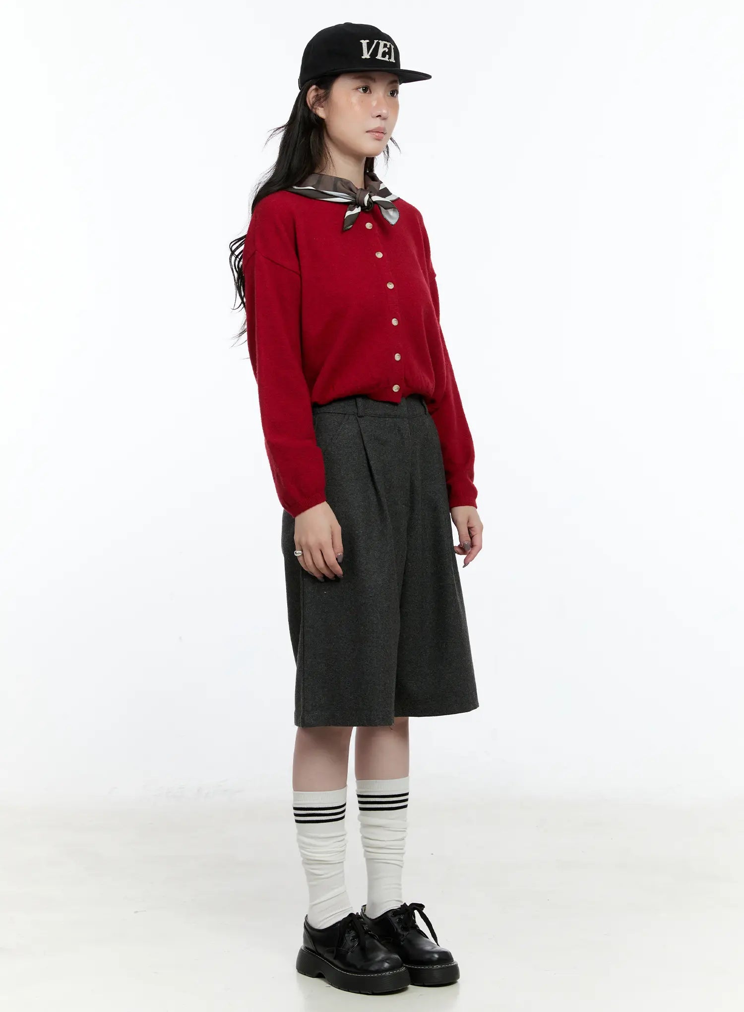 classic-round-neck-cardigan-cn517