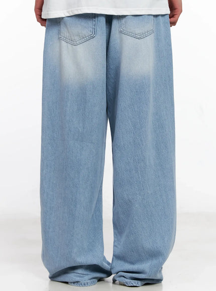 Men's Light-Wash Denim Jeans IG508