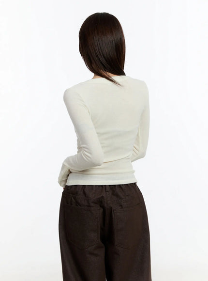 slim-fit-v-neck-long-sleeve-top-cn524