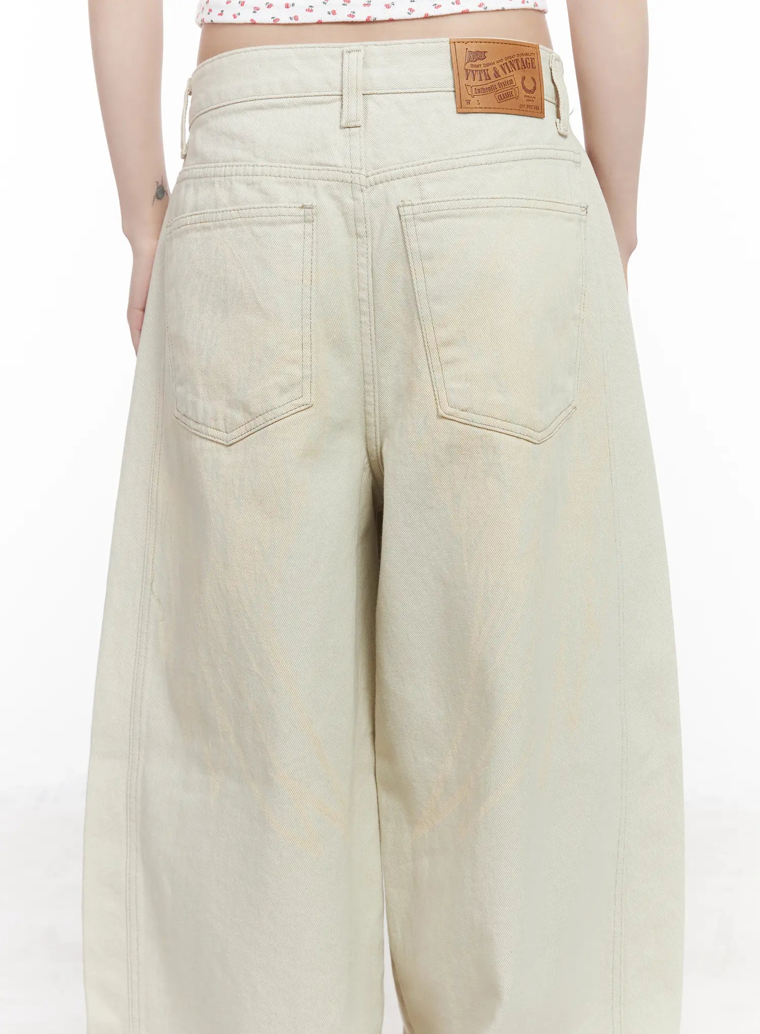 wing-graphic-baggy-pants-cm526