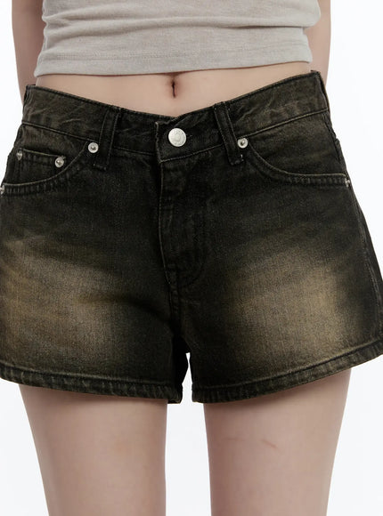 washed-denim-shorts-ca503