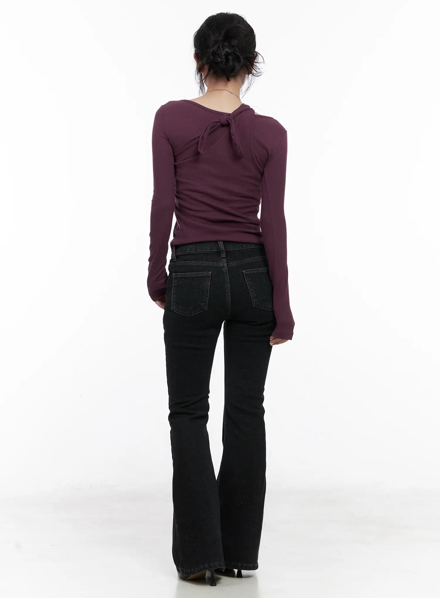 inaya-low-rise-flared-hip-pad-jeans-cn514