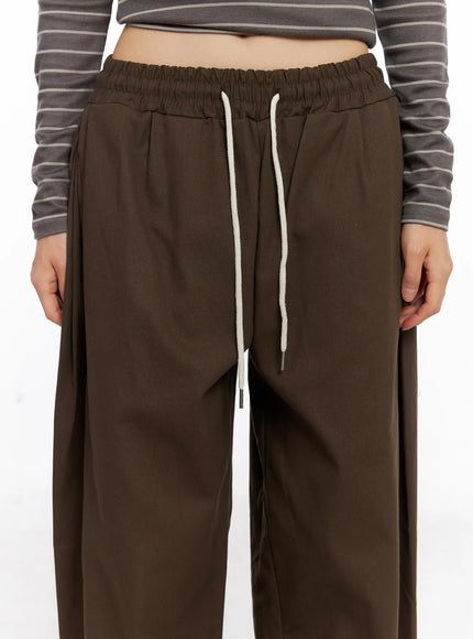 embroidered-back-pocket-drawstring-trackpants-cs509