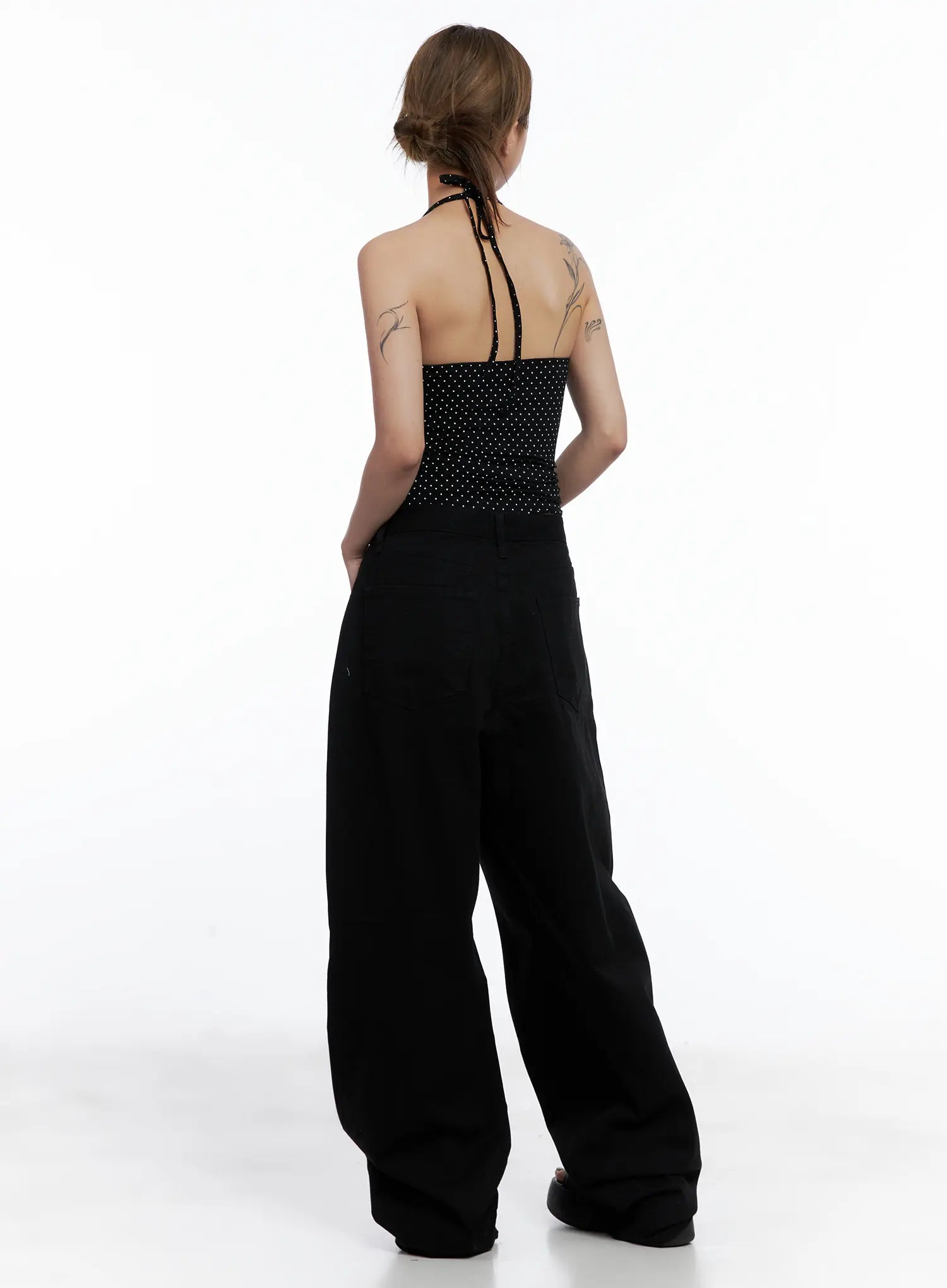 polka-dot-halter-v-neck-sleeveless-top-cl511