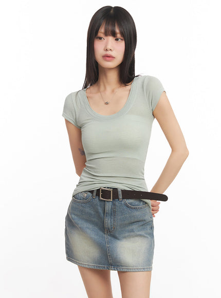 slim-fit-slightly-sheer-top-ia528