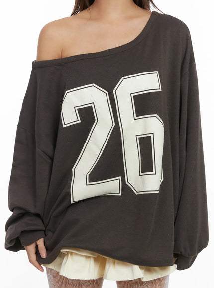 off-shoulder-loose-fit-sweatshirt-cj513