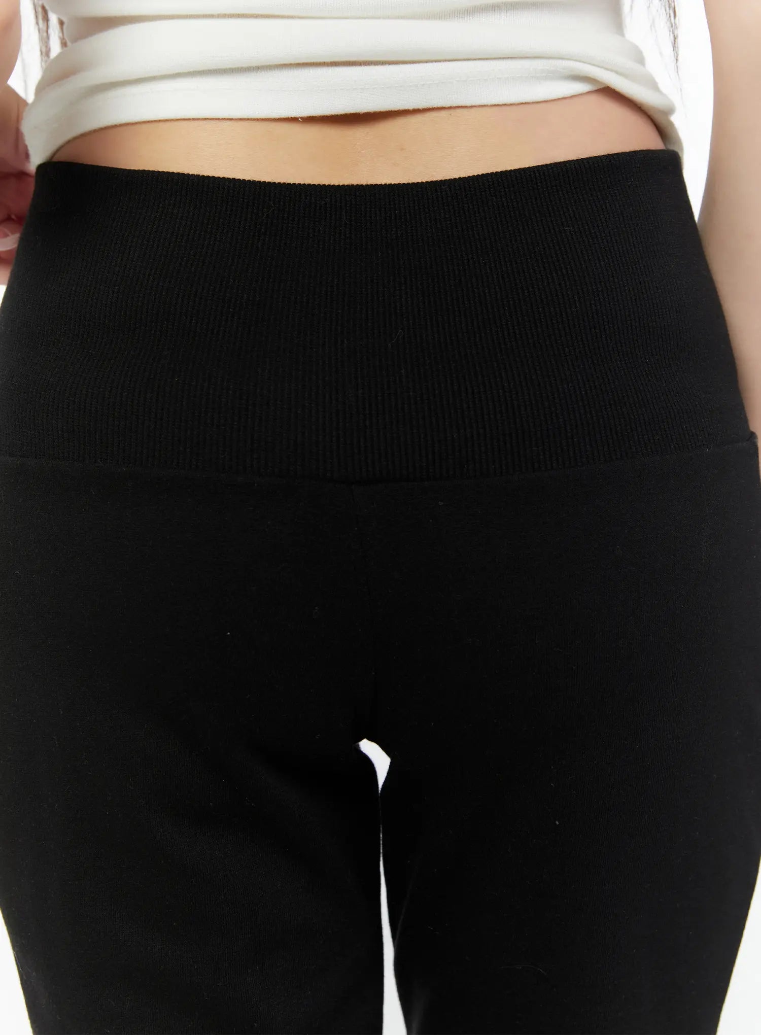 ribbed-hem-capri-pants-with-bow-detail-cy518