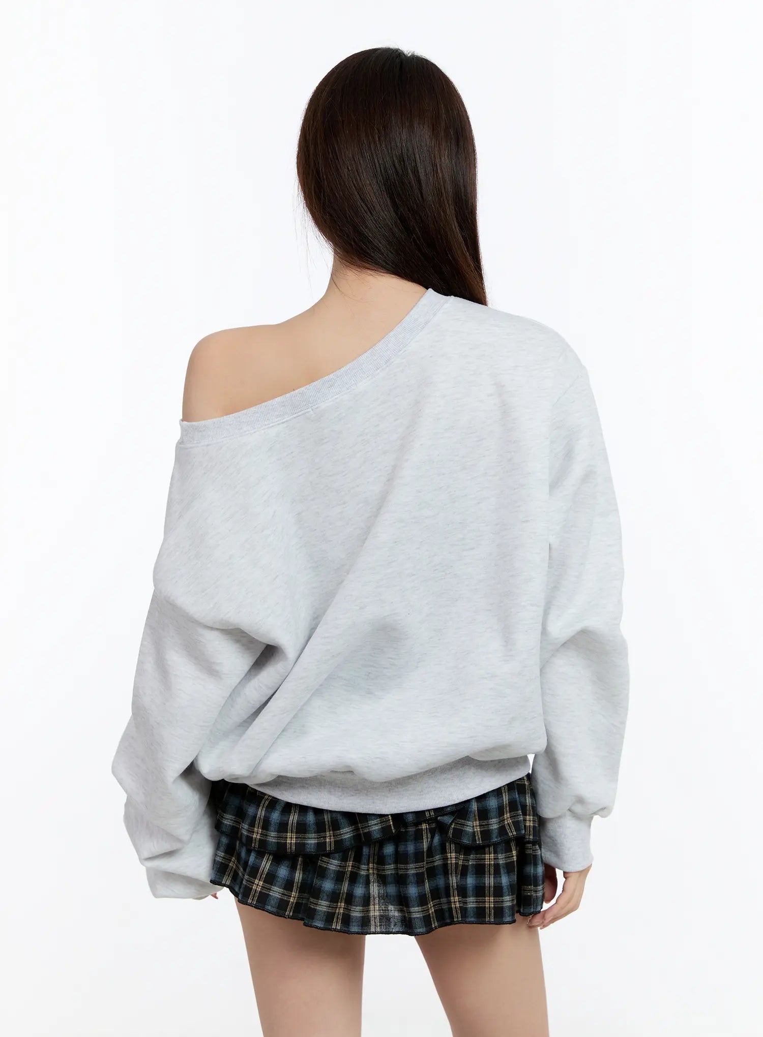casual-off-shoulder-sweatshirt-cn524