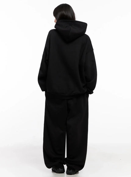 bold-graphic-sweatpants-in503