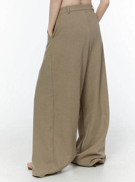 classic-wide-fit-pleated-pants-iu503