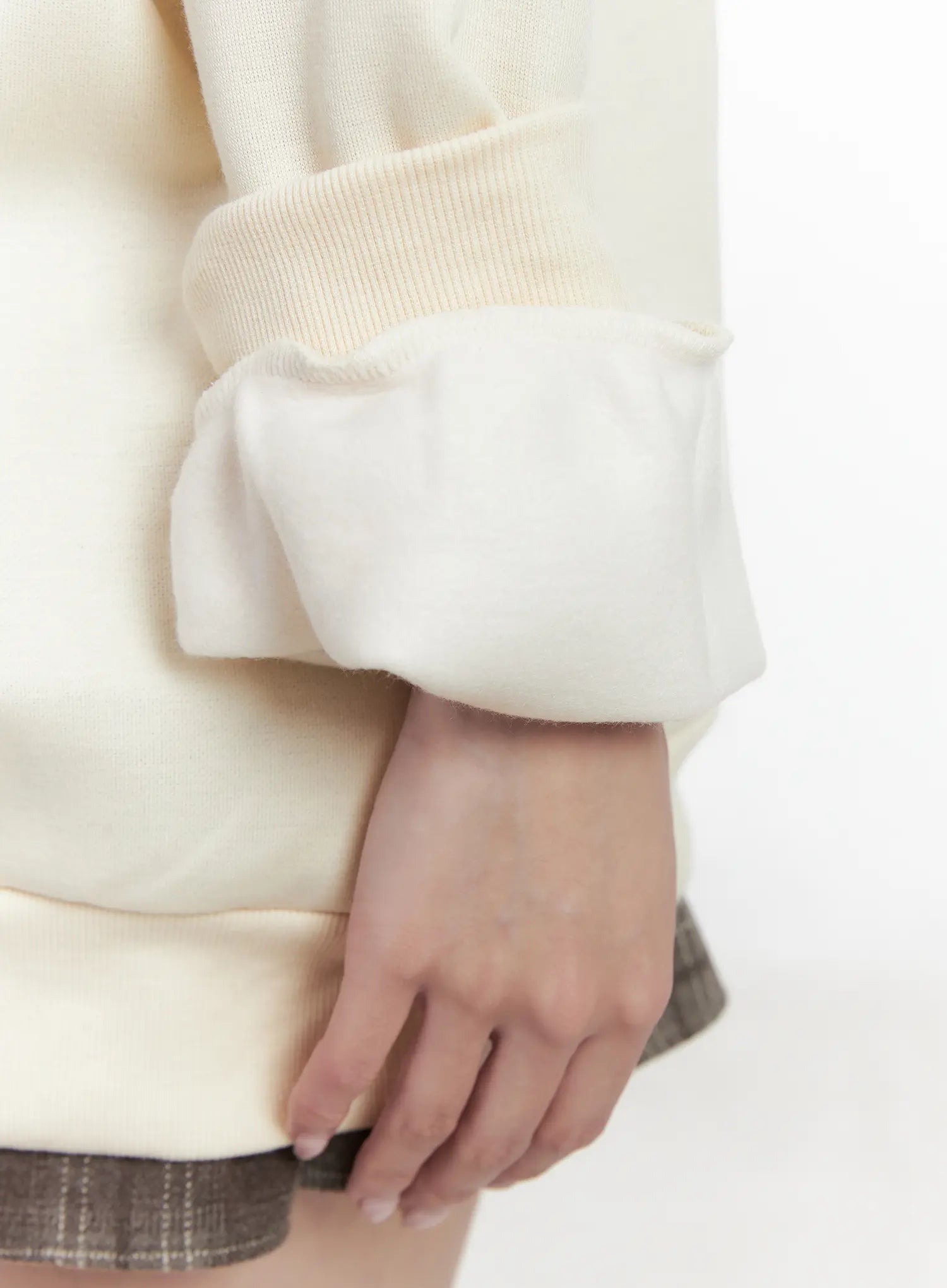 bear-cafe-graphic-sweatshirt-cn527