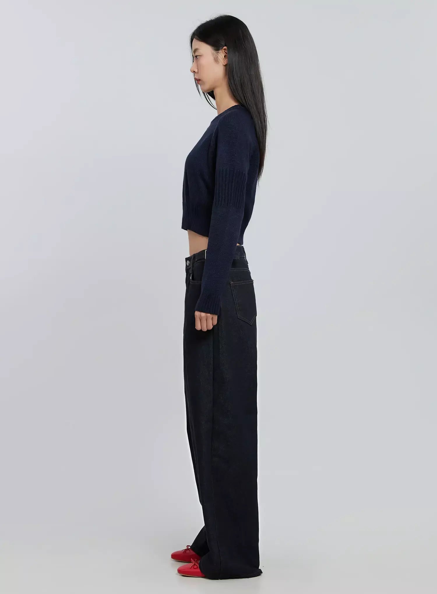 soobin-side-button-wide-leg-jeans-io530