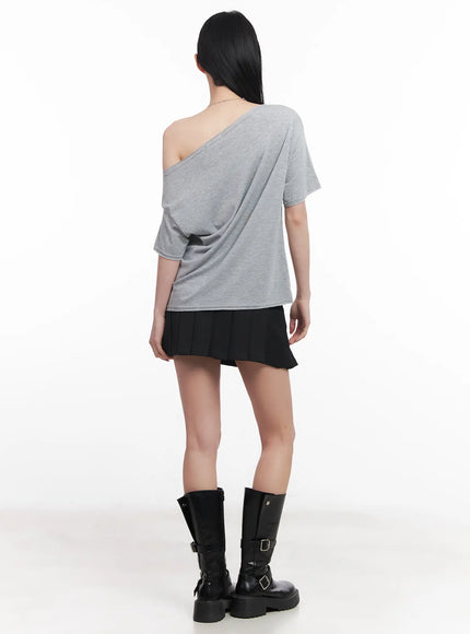 loose-fit-one-shoulder-graphic-tee-cu511