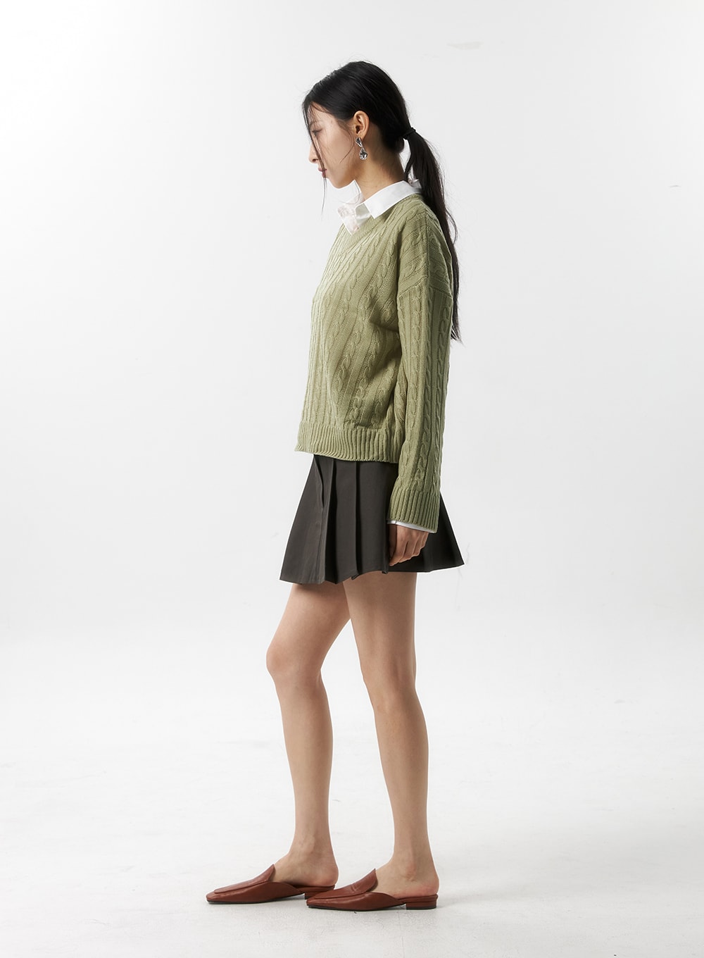 v-neck-cable-knit-sweater-is315