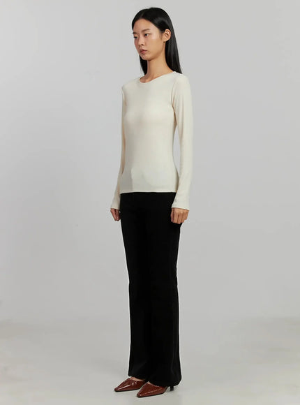 ribbed-knit-long-sleeve-top-ij505