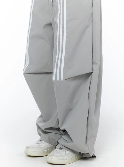 wide-leg-athletic-pants-with-stripe-detail-ca516
