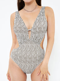 cut-out-swimsuit-iu301