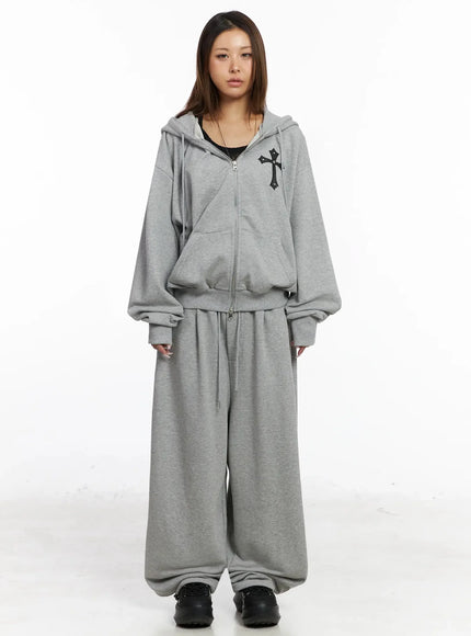 studded-cross-zip-hoodie-iy501
