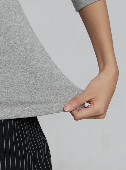 minimalist-three-quarter-sleeve-top-im520