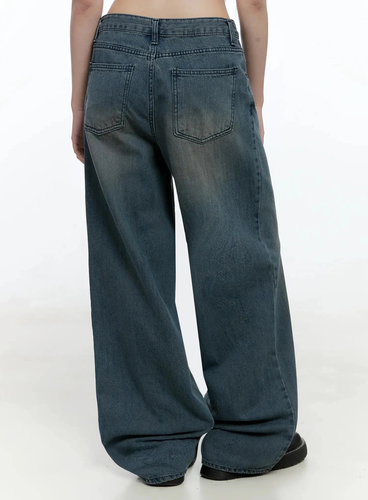 Rayna Mid Wash Wide Fit Jeans IO527