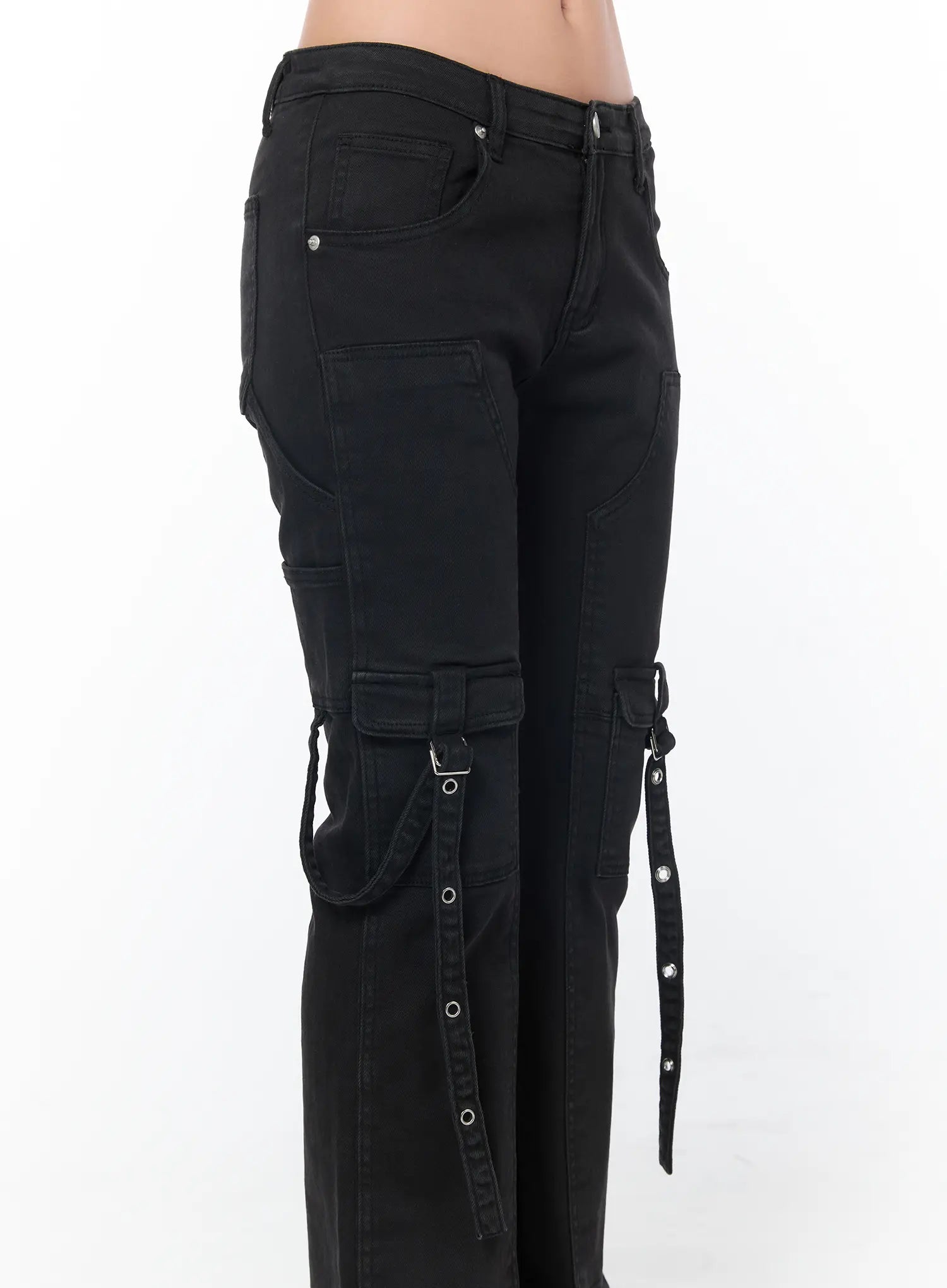 black-bucle-bootcut-cargo-pants-cy513