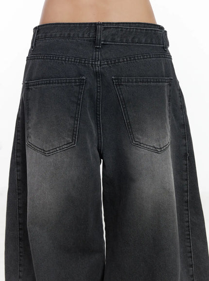 Alana Belt-Detail Baggy Jeans CJ530