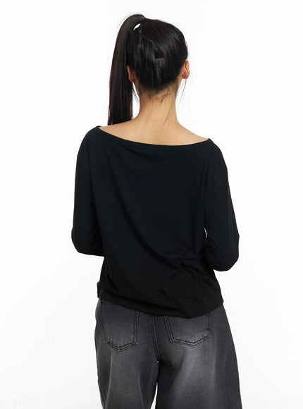 loose-fit-boat-neck-graphic-long-sleeve-tee-cf504