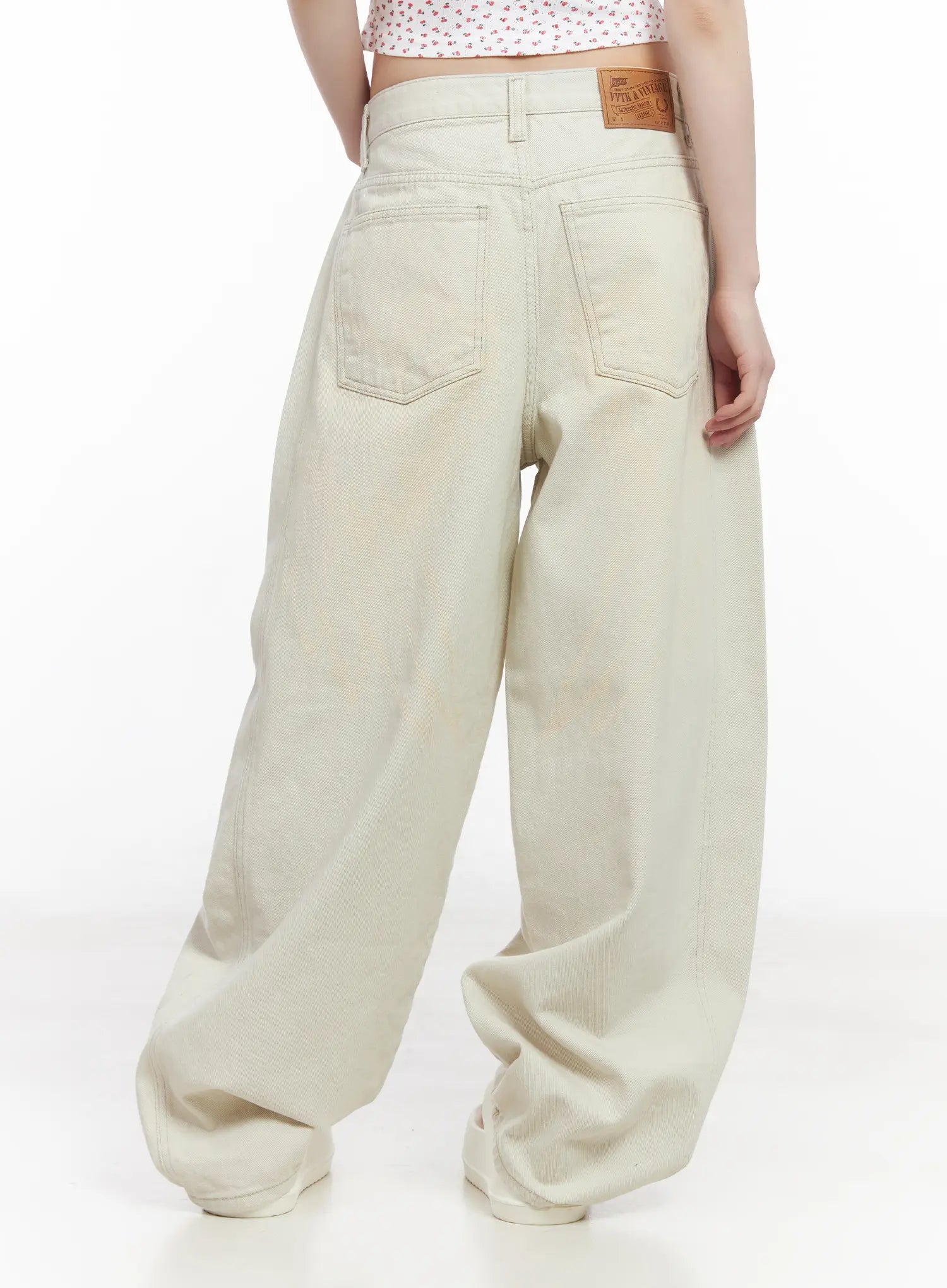 wing-graphic-baggy-pants-cm526