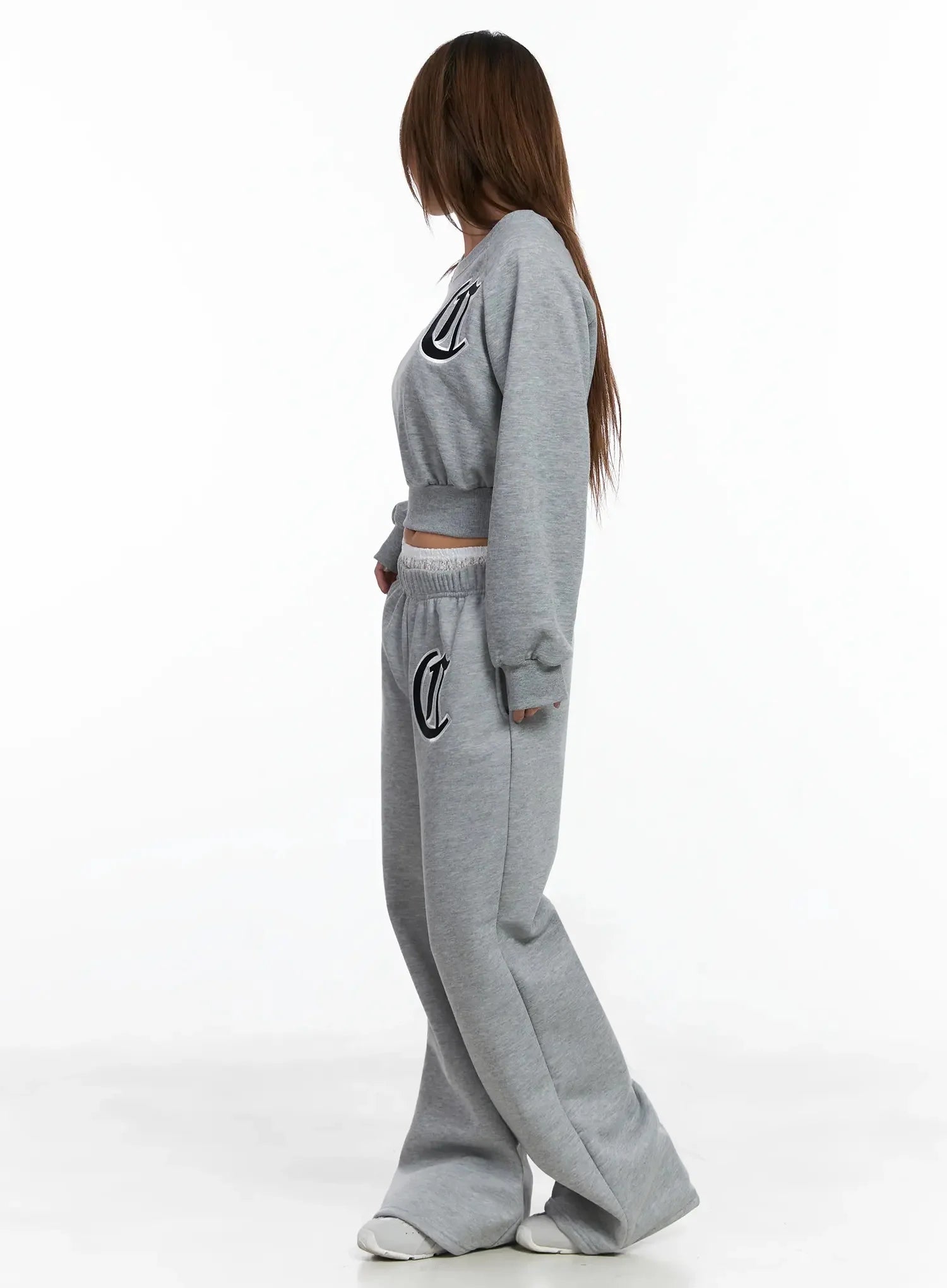 cozy-graphic-thermal-crop-sweatshirt-in528