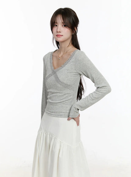 lace-trimmed-v-neck-long-sleeve-top-cm505