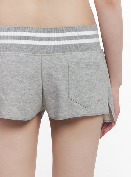 low-waist-striped-shorts-cu506