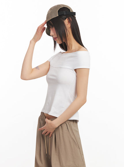 string-cut-out-off-shoulder-crop-top-iy502