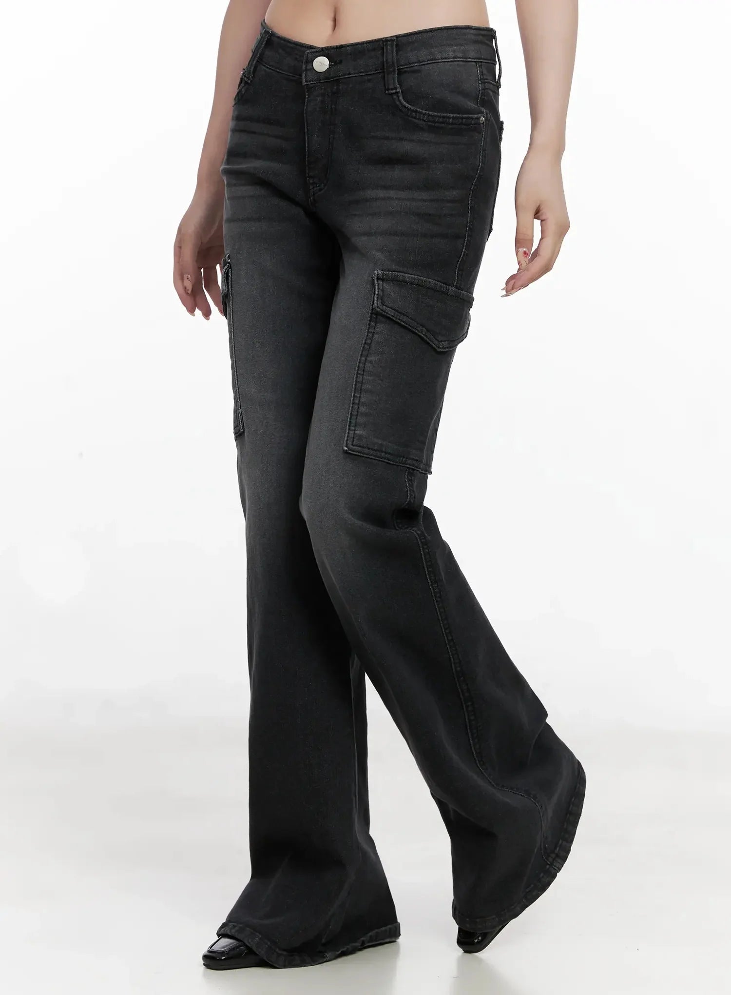 seowon-black-cargo-low-rise-bootcut-jeans-in514