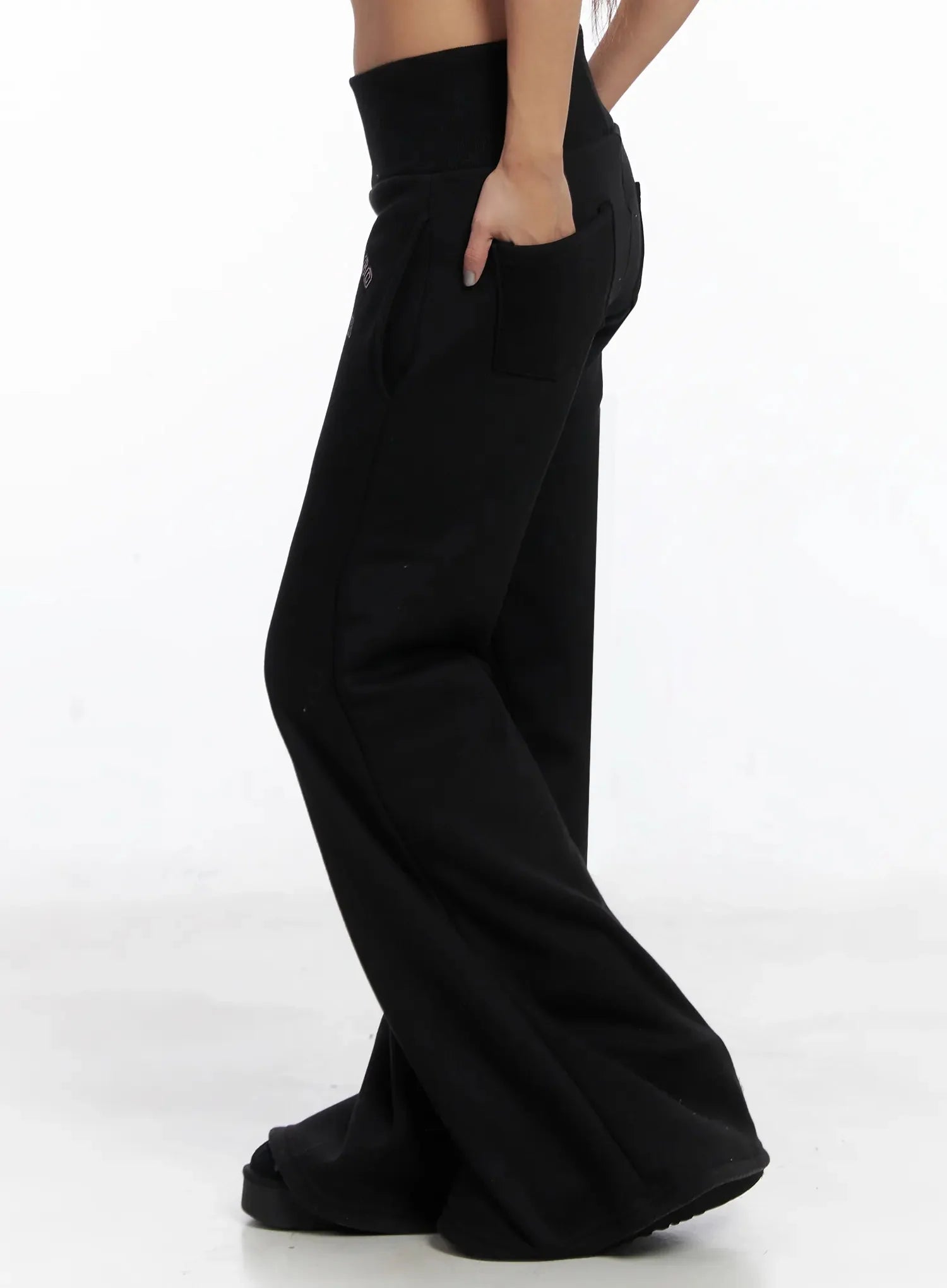 Graphic Bootcut Pants IN528