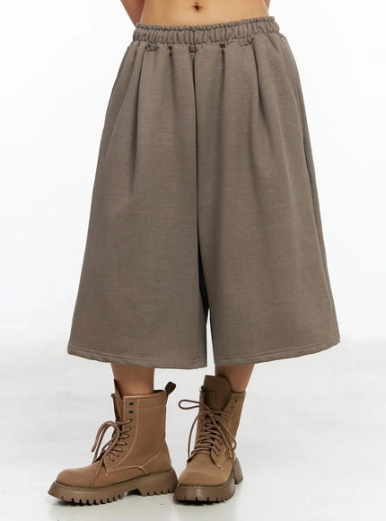 relaxed-bermuda-sweat-shorts-ia527