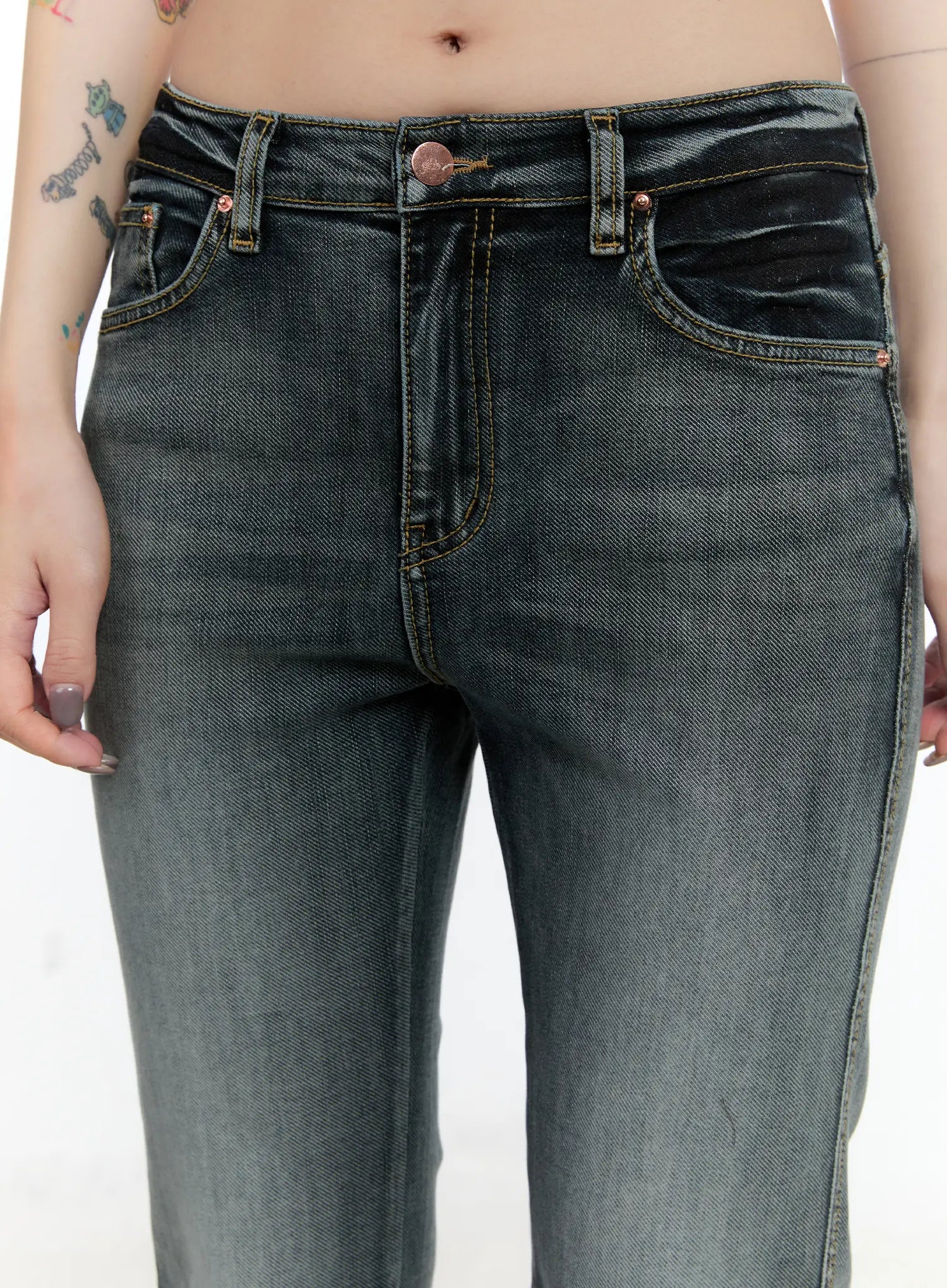 judith-washed-bootcut-jeans-cn517