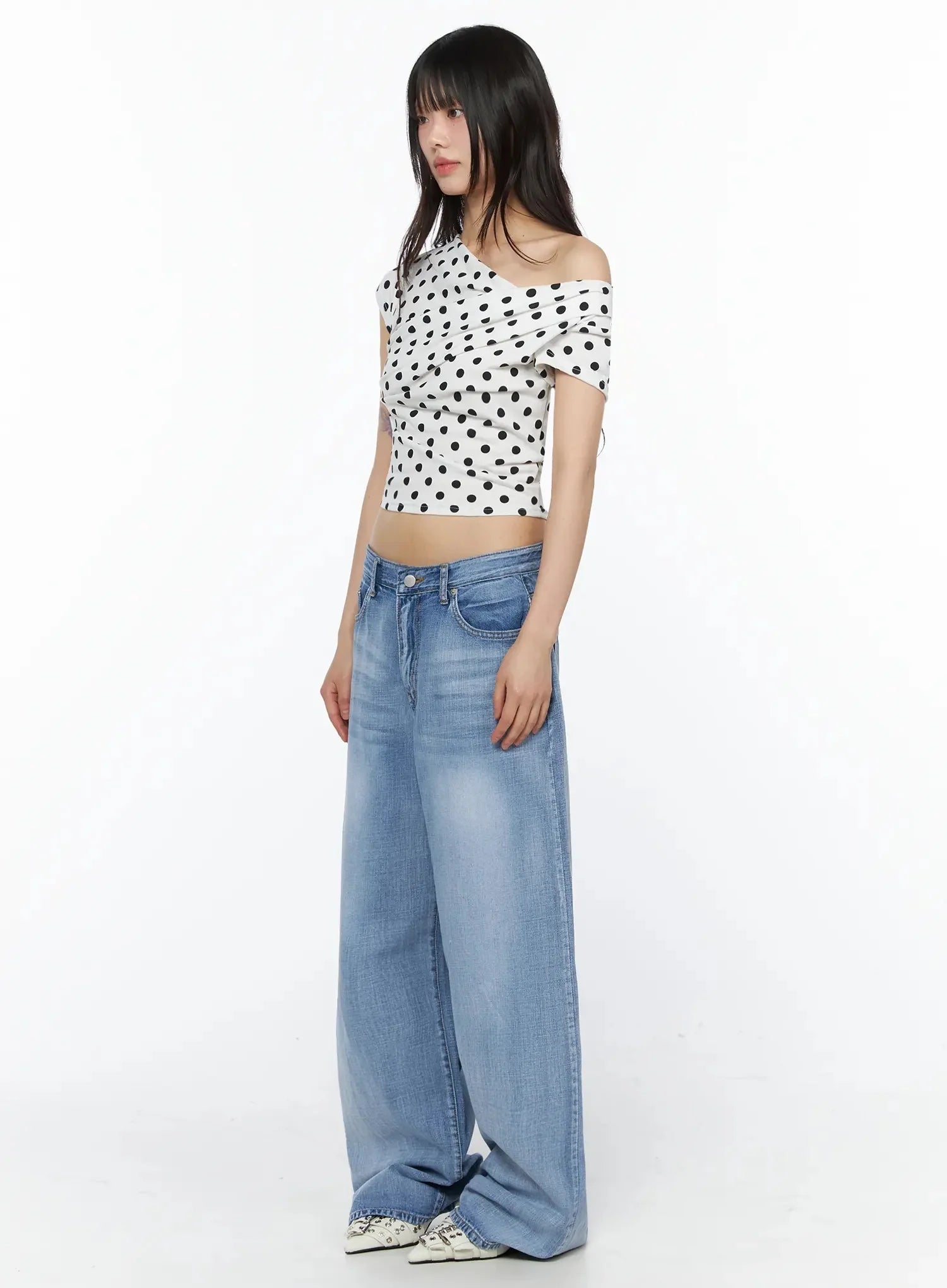 polka-dot-off-shoulder-crop-top-iy525