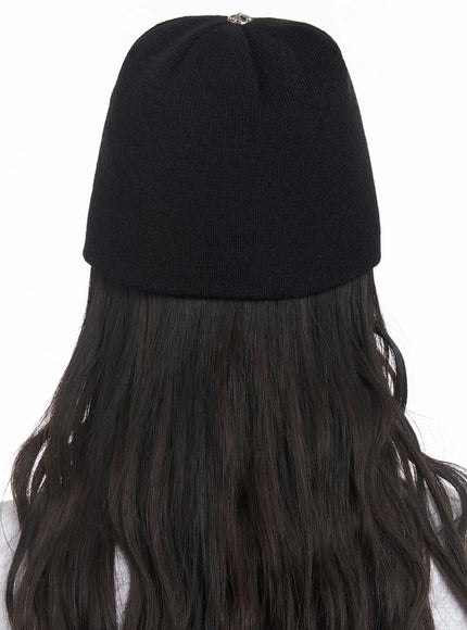 rivet-edge-knit-beanie-ic503