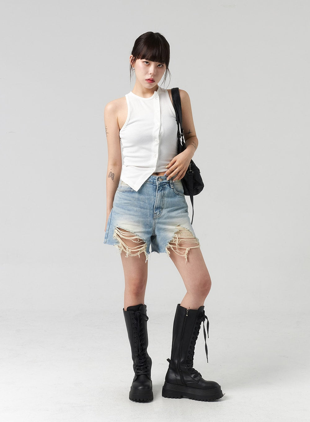 light-ripped-denim-shorts-cl318