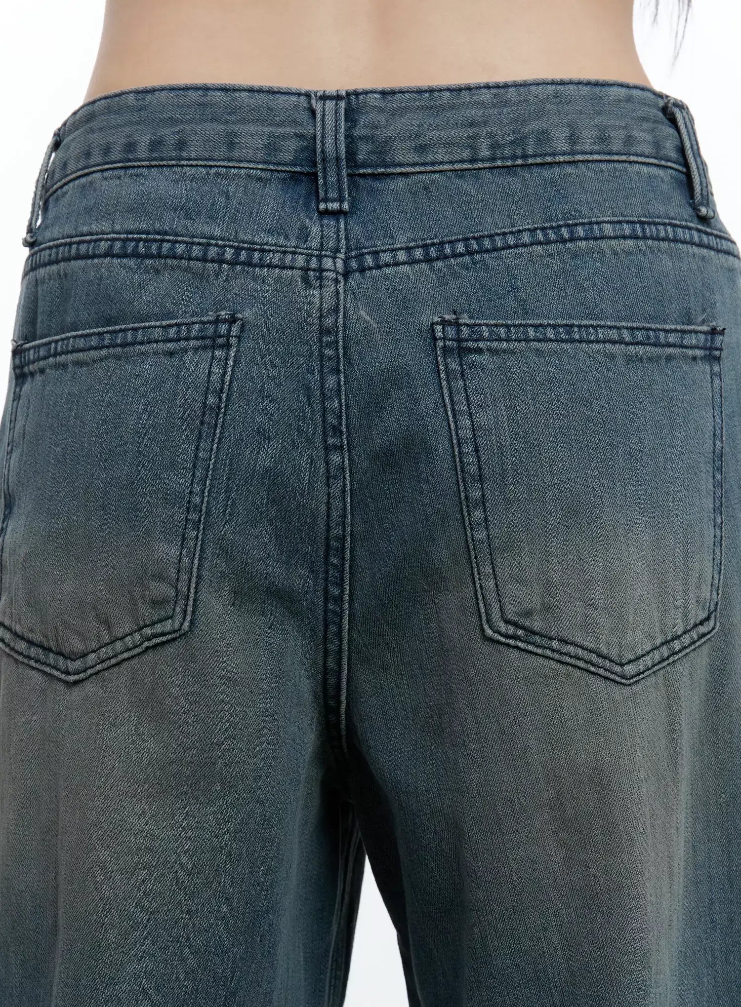 Rayna Mid Wash Wide Fit Jeans IO527