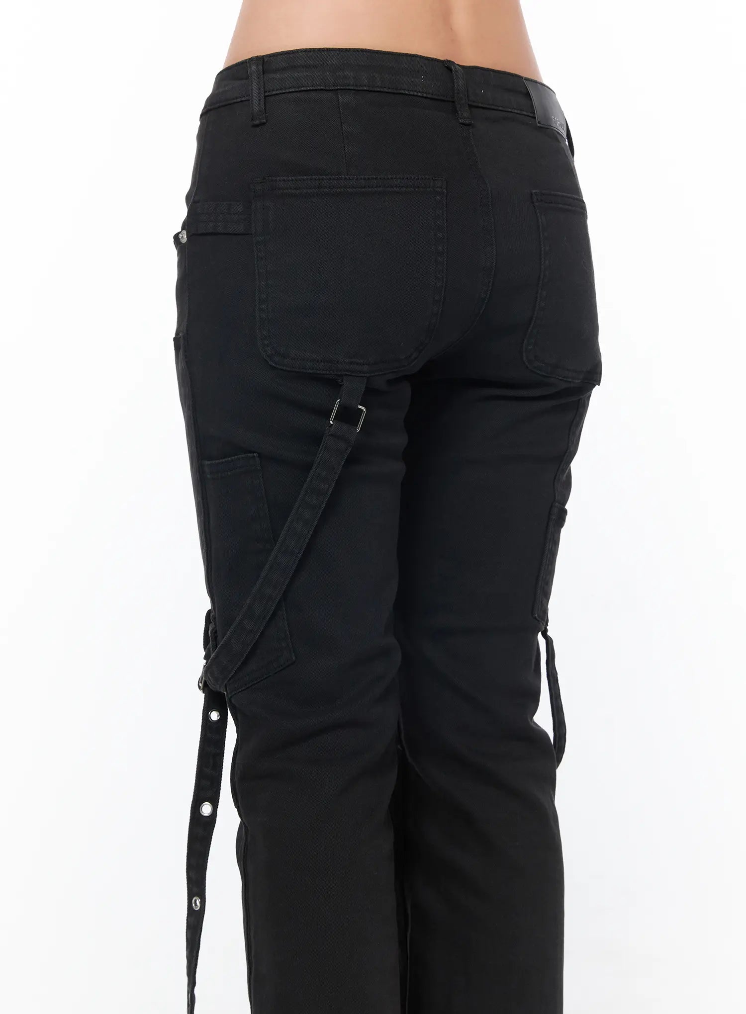 black-bucle-bootcut-cargo-pants-cy513