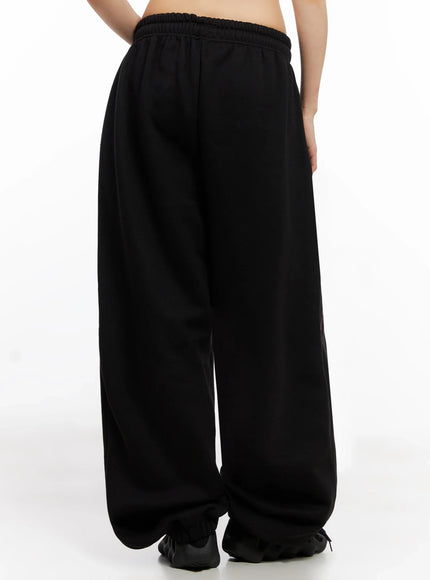 bold-graphic-sweatpants-in503