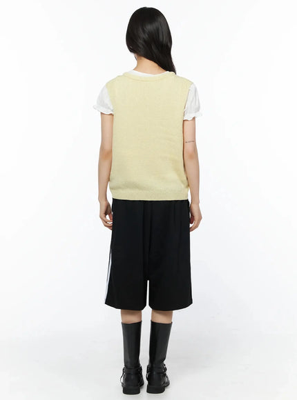 modern-knit-sleeveless-vest-iy525