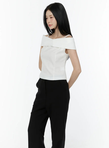chic-off-shoulder-sleeveless-blouse-iu503