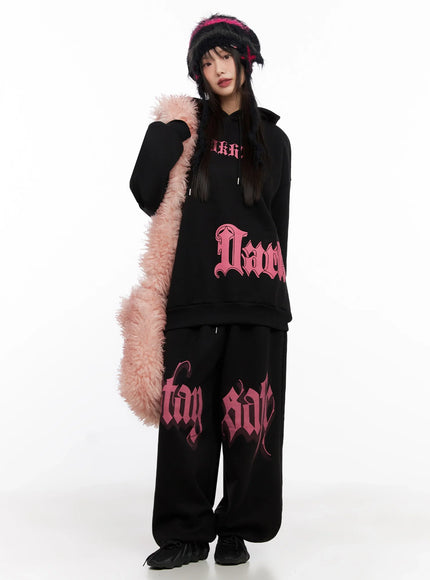 bold-graphic-sweatpants-in503